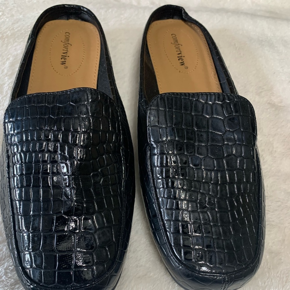 Woman’s size 9 1/2 W comfort view slip on mule shoes, new without tags R